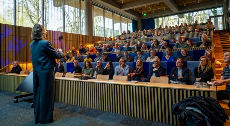 De trias economica - Think Big Act Now
