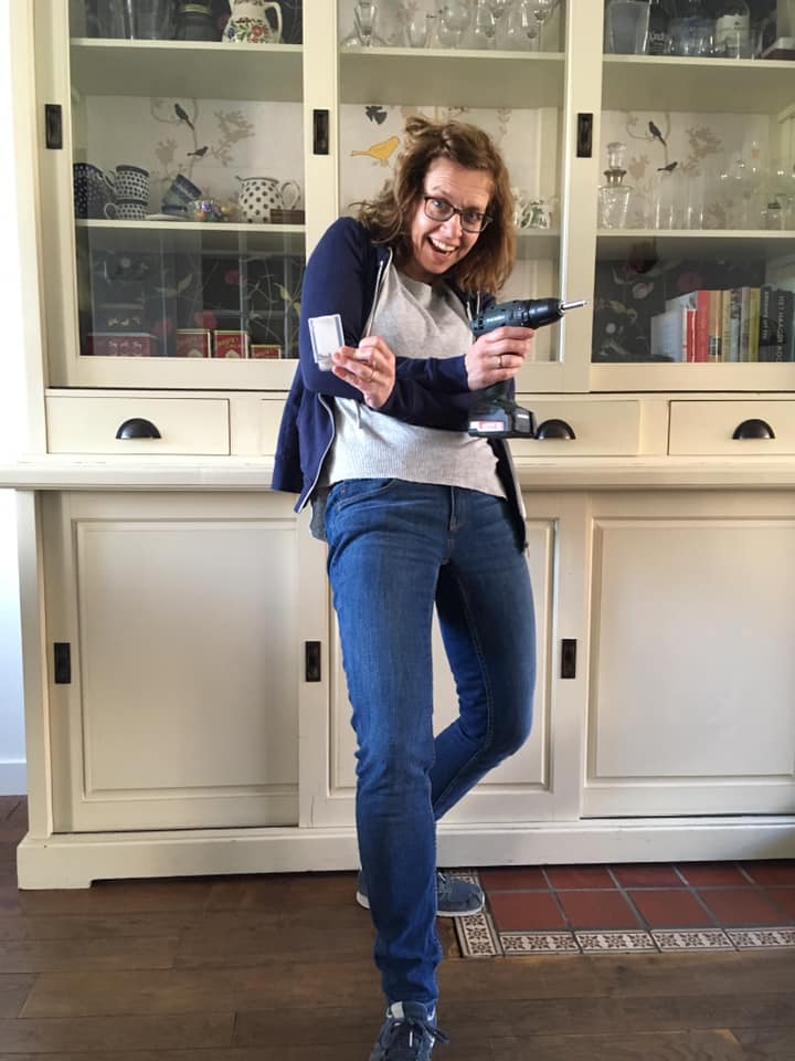 Ingeborg-met-boormachine-bij-FP